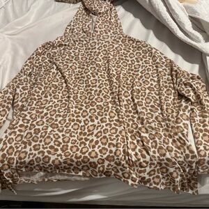Women’s Leopard Hooded Oversized Top
